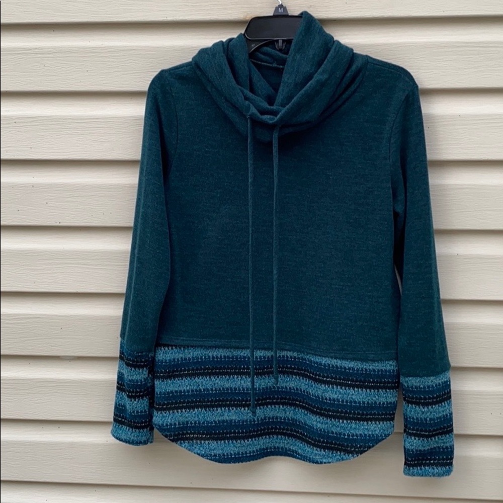 Gorgeous Hunter Green Lightweight Pullover